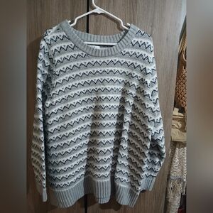 Croft & Barrow Gray and Black Patterned Sweater